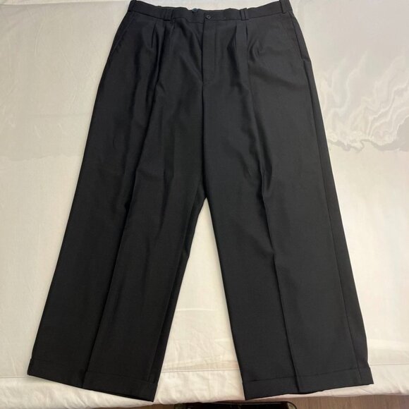 Zagato Signature Collection 2-Piece Wool-Blend Suit – Black Windowpane
Very nice - Picture 5 of 16